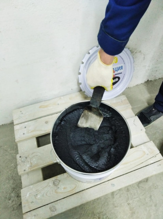 Битумно-полимерная герметизирующая замазка IZOPLOMB 2кг.